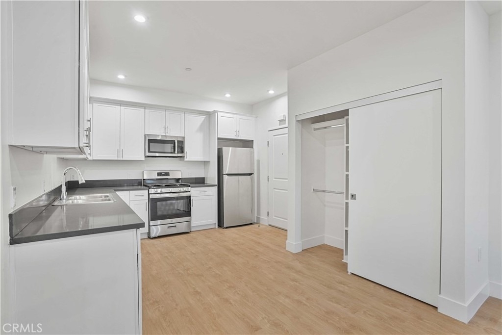 8750 Sepulveda Boulevard - Photo 10