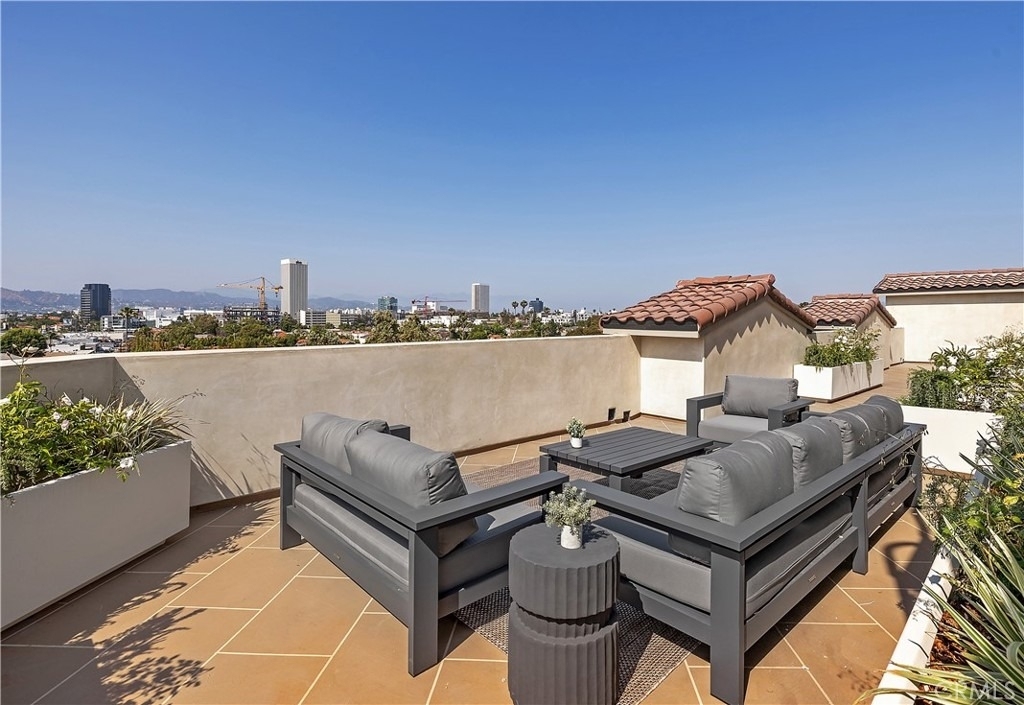 1303 S Orange Grove Avenue - Photo 22