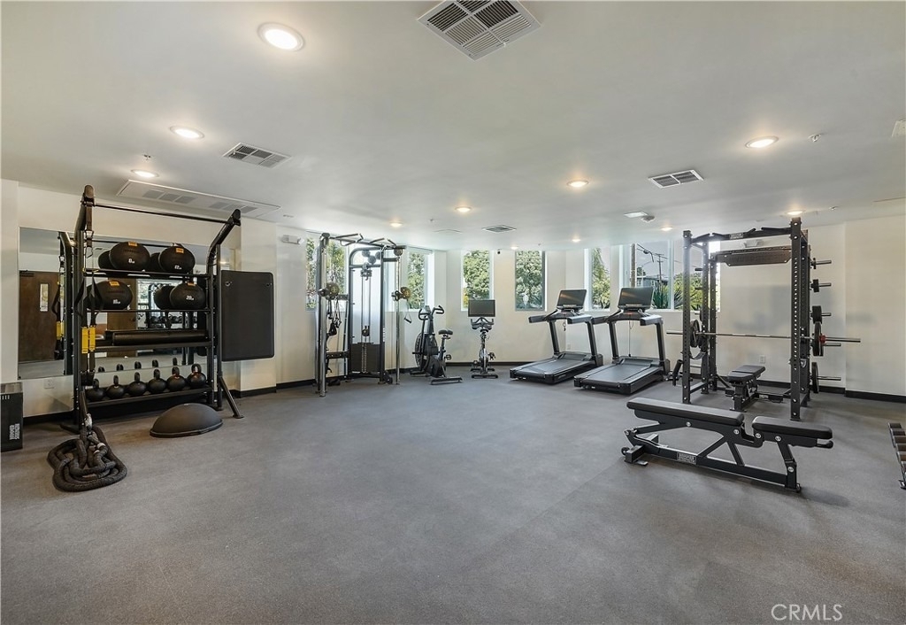 1303 S Orange Grove Avenue - Photo 17