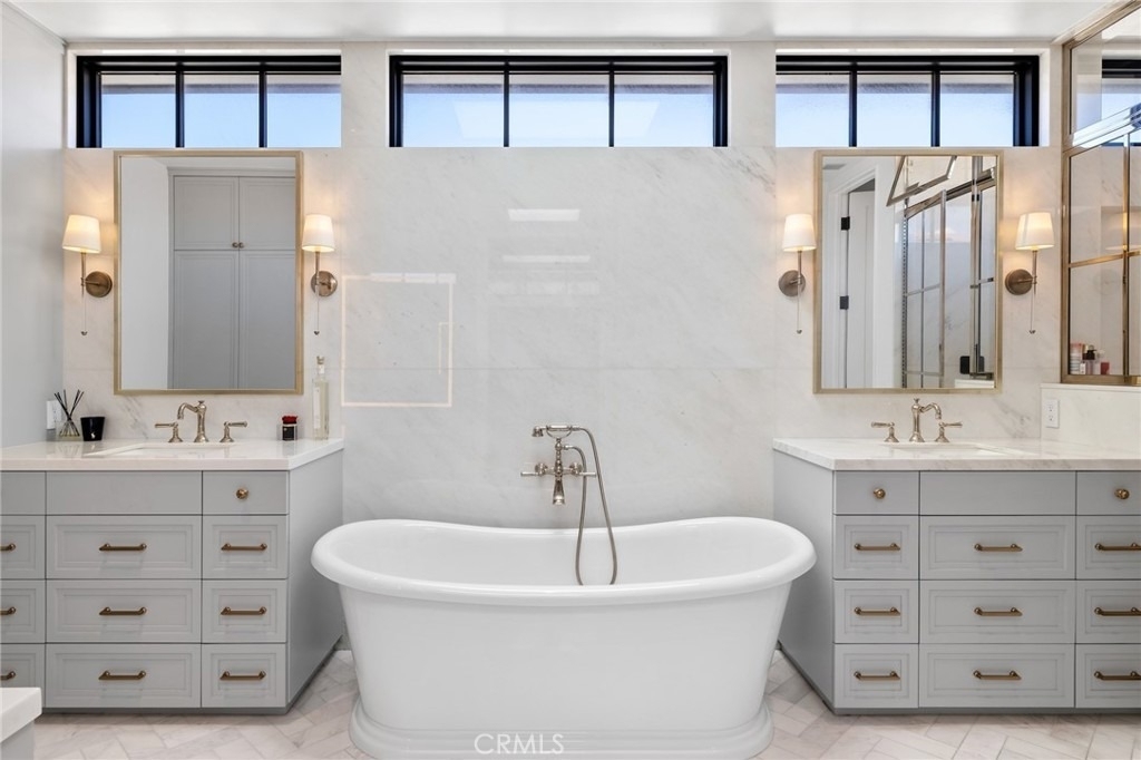 2428 The Strand - Photo 40