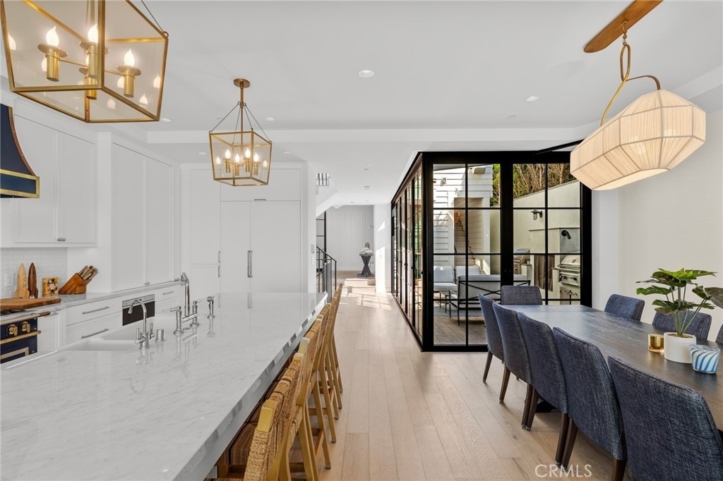 2428 The Strand - Photo 22