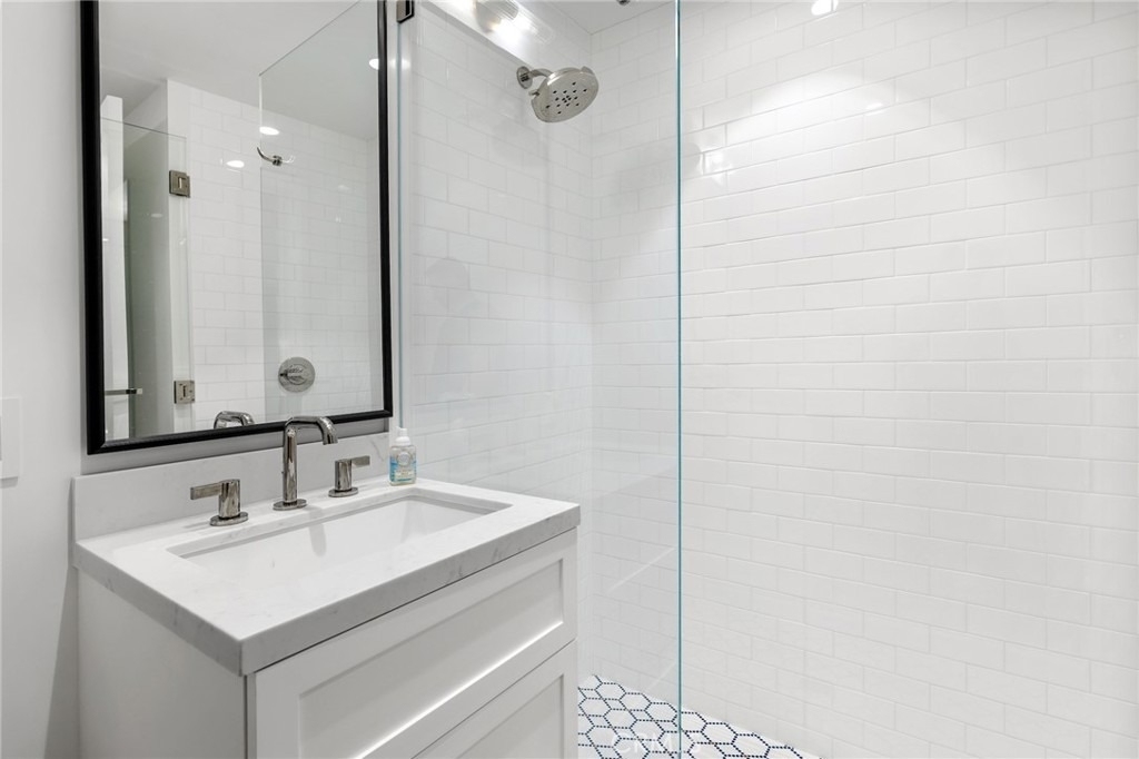 2428 The Strand - Photo 53