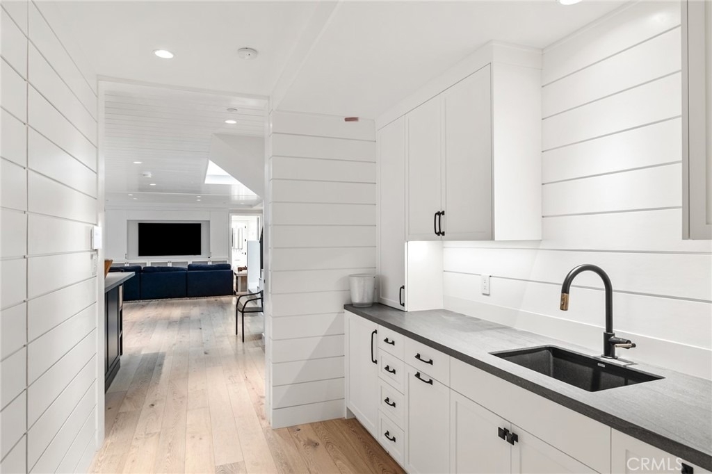 2428 The Strand - Photo 32