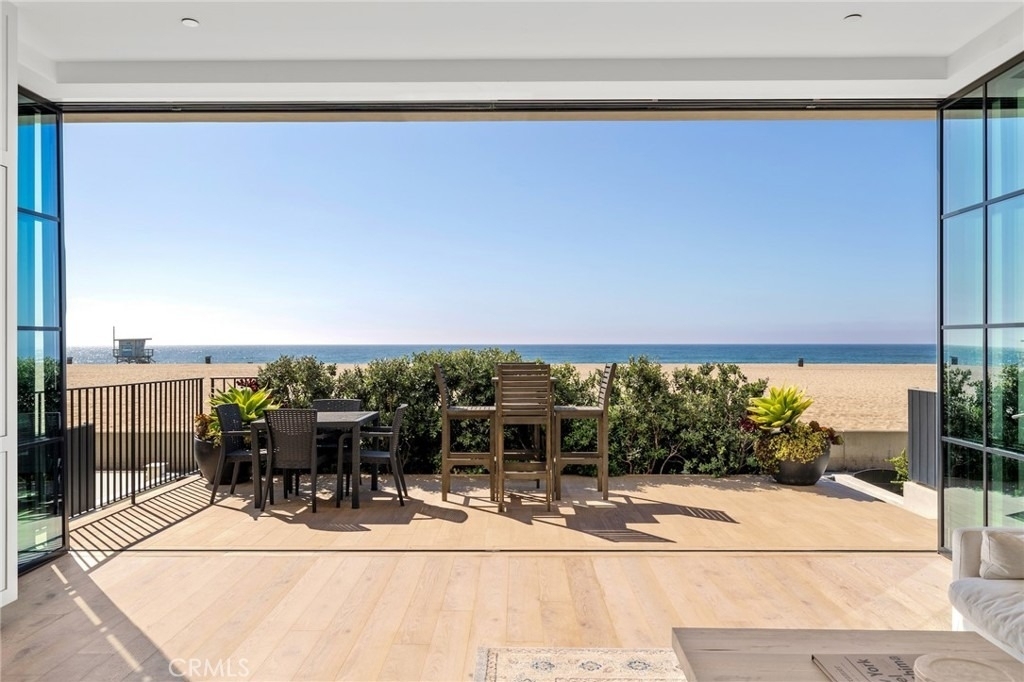 2428 The Strand - Photo 9