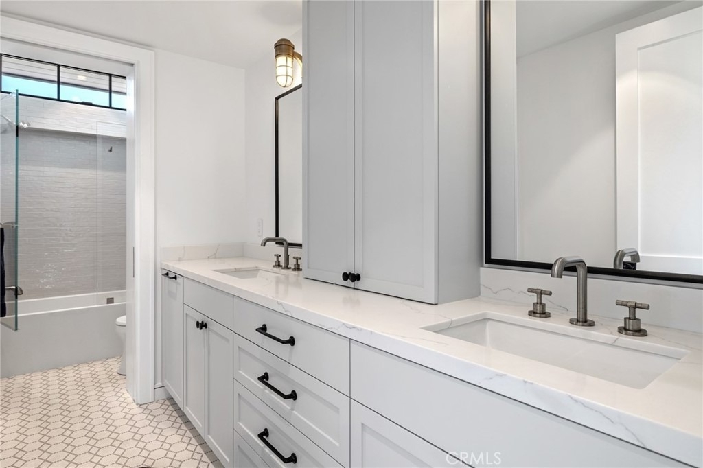 2428 The Strand - Photo 60