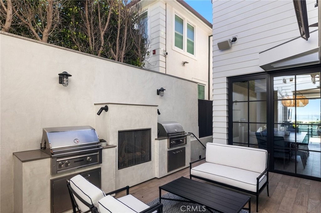 2428 The Strand - Photo 24