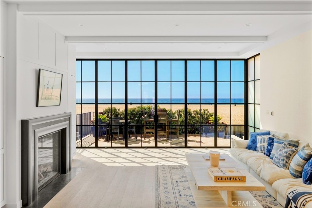2428 The Strand - Photo 14