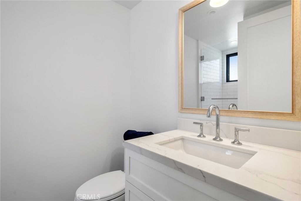 2428 The Strand - Photo 55