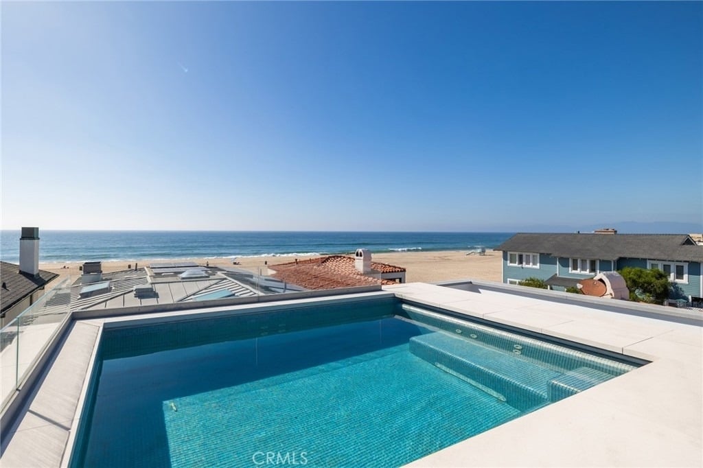 2428 The Strand - Photo 5