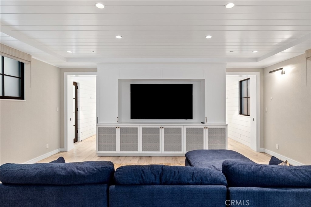 2428 The Strand - Photo 30