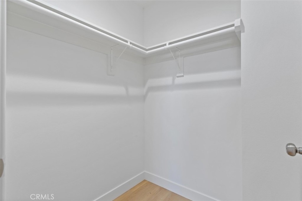 709 W 80th - Photo 23