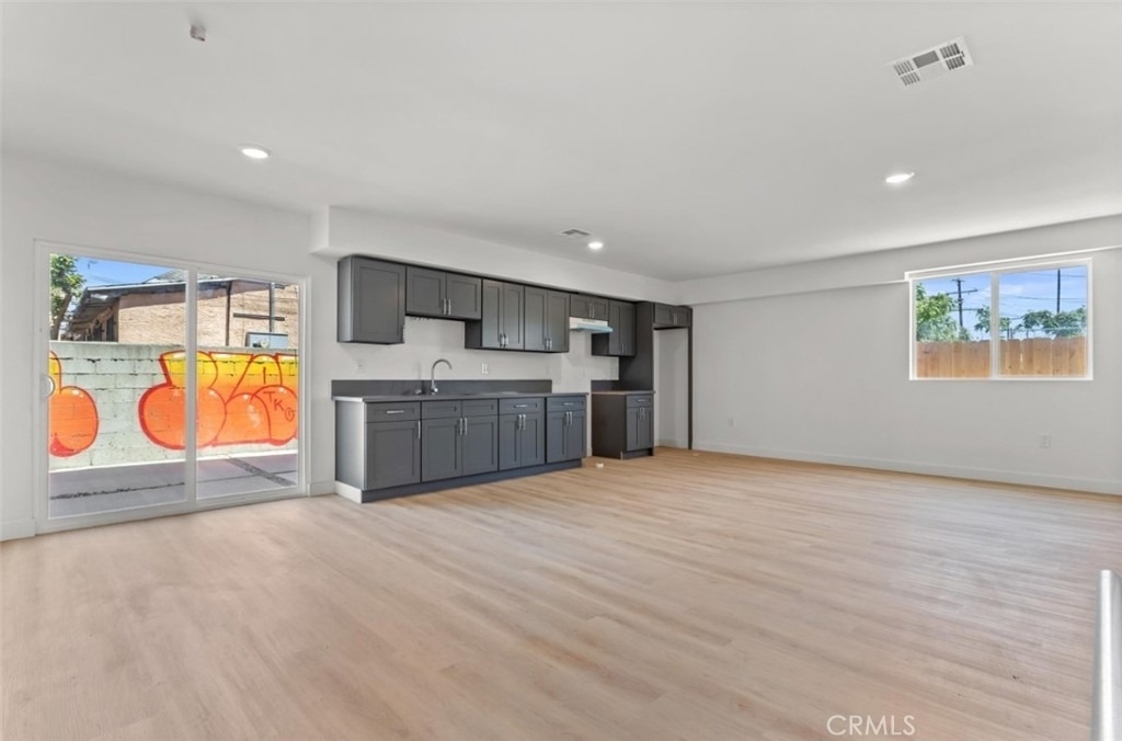 709 W 80th - Photo 19