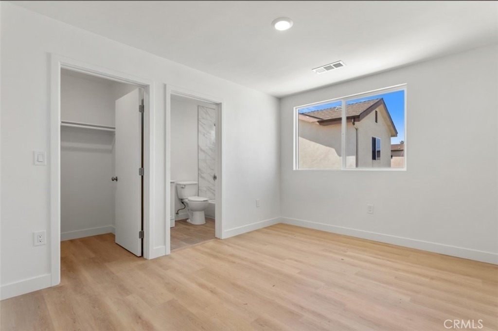 709 W 80th - Photo 4