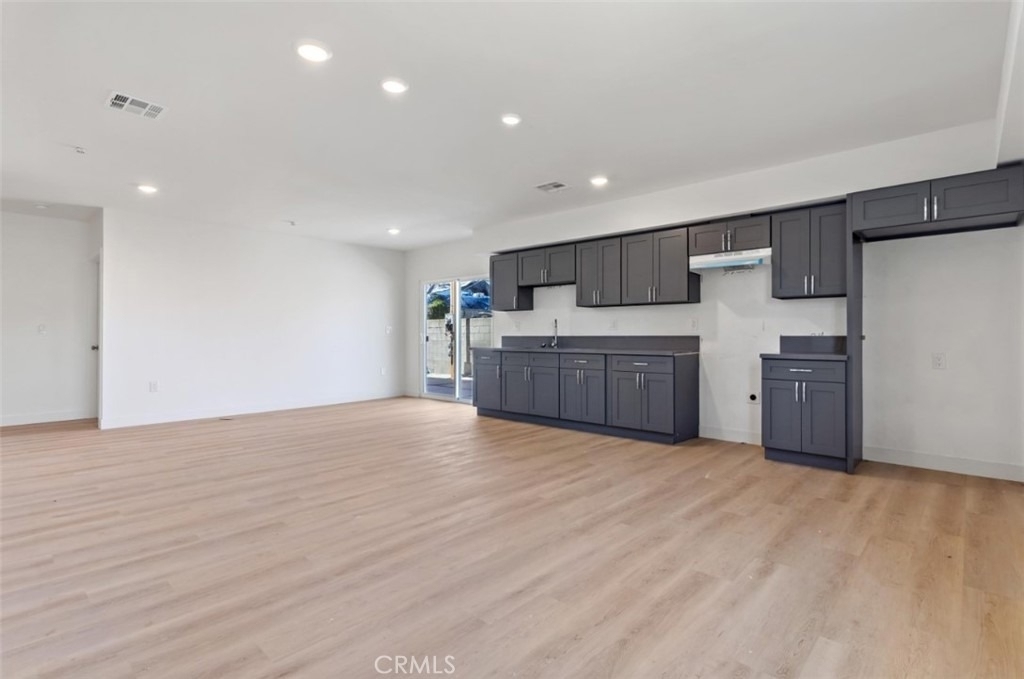 709 W 80th - Photo 20