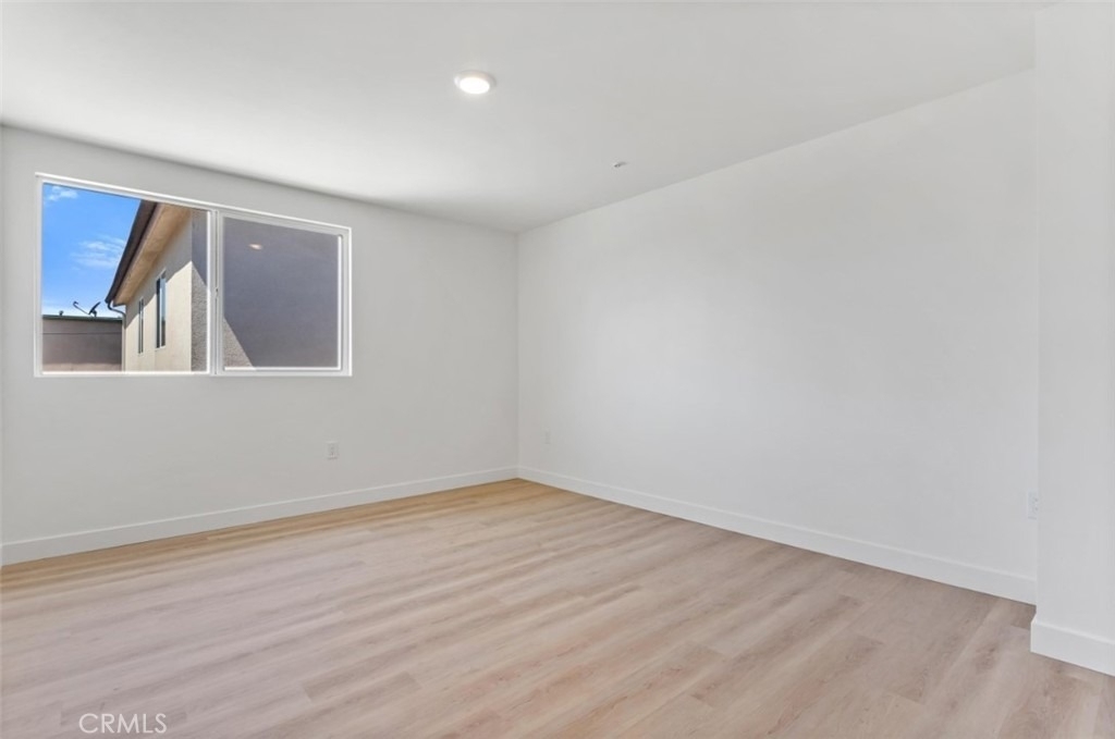 709 W 80th - Photo 18