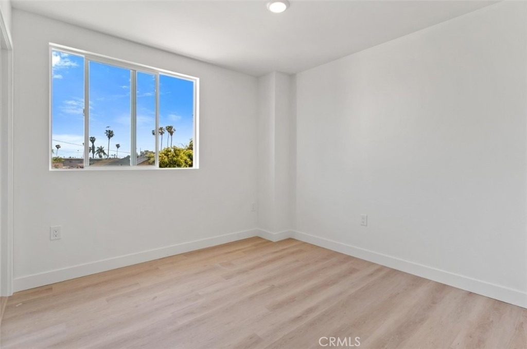 709 W 80th - Photo 24