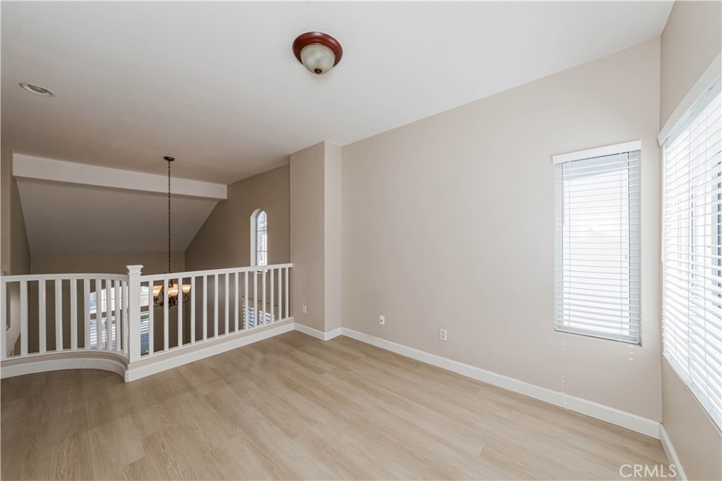 54 Melrose - Photo 9