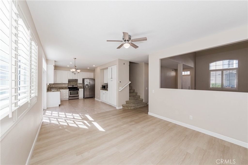 54 Melrose - Photo 6
