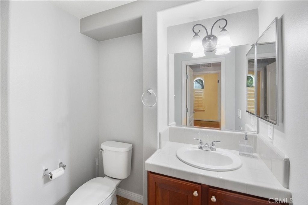1 Bower Lane - Photo 32