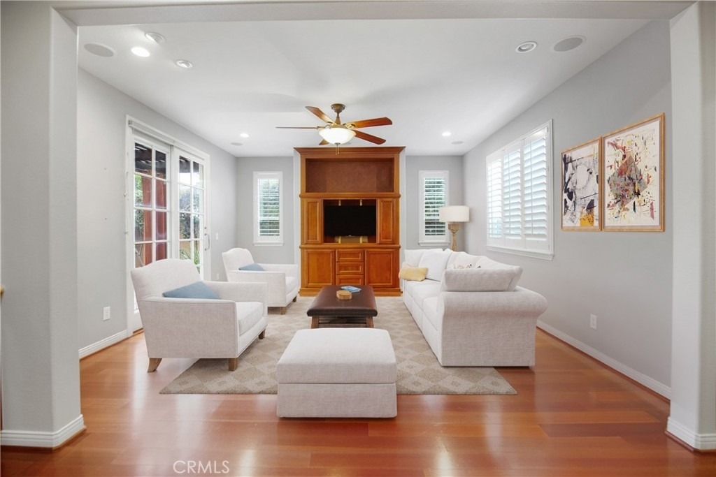 1 Bower Lane - Photo 7