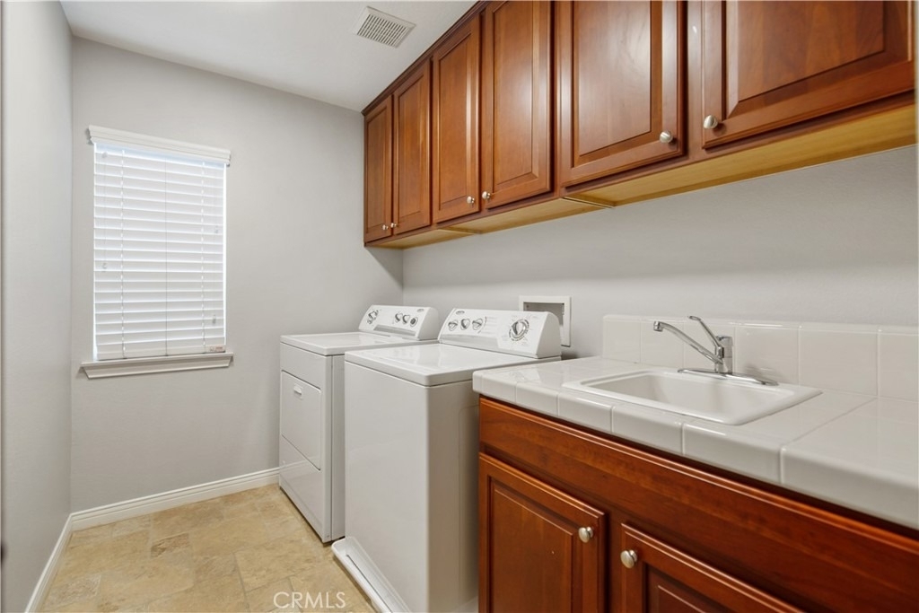 1 Bower Lane - Photo 30