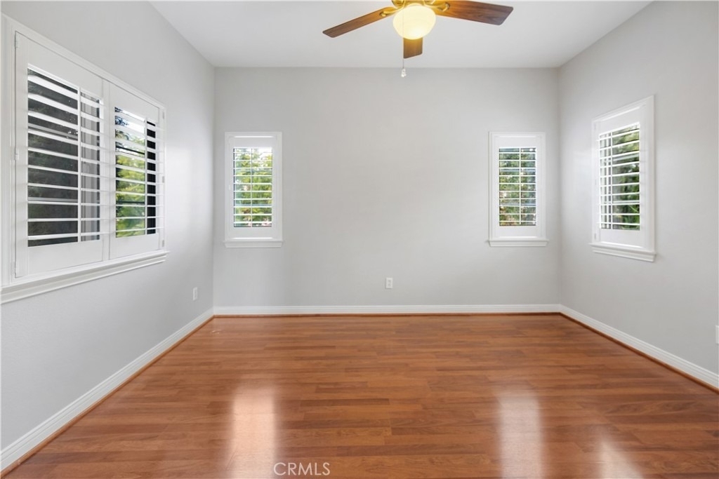 1 Bower Lane - Photo 34