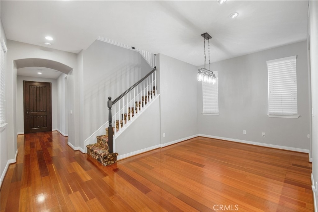 1 Bower Lane - Photo 4