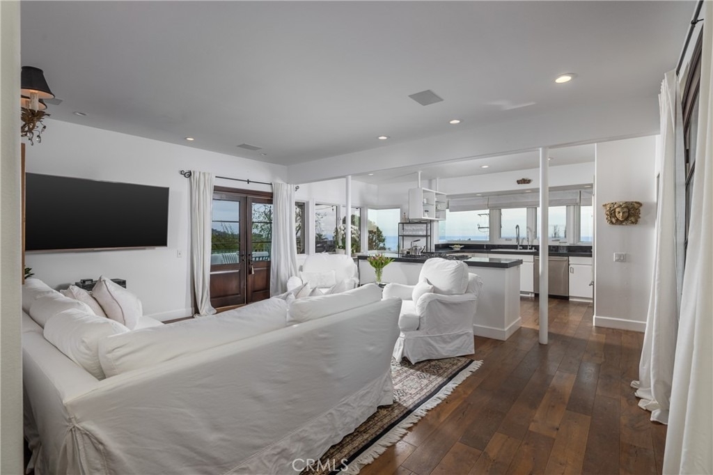 230 High Drive - Photo 4