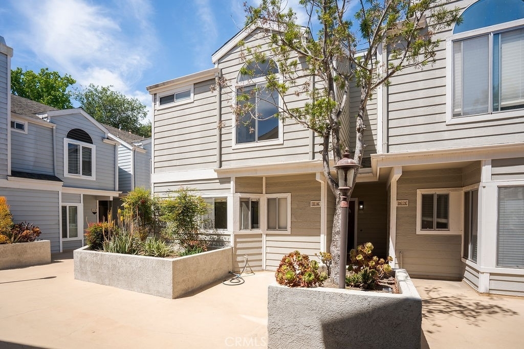 260 Victoria Street - Photo 1