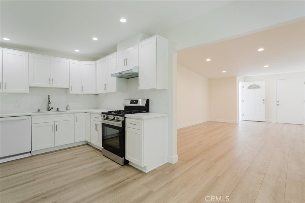 16404 Donmetz Street - Photo 12