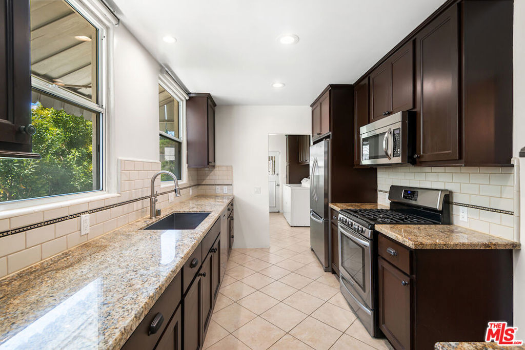 119 N Orange Drive - Photo 11