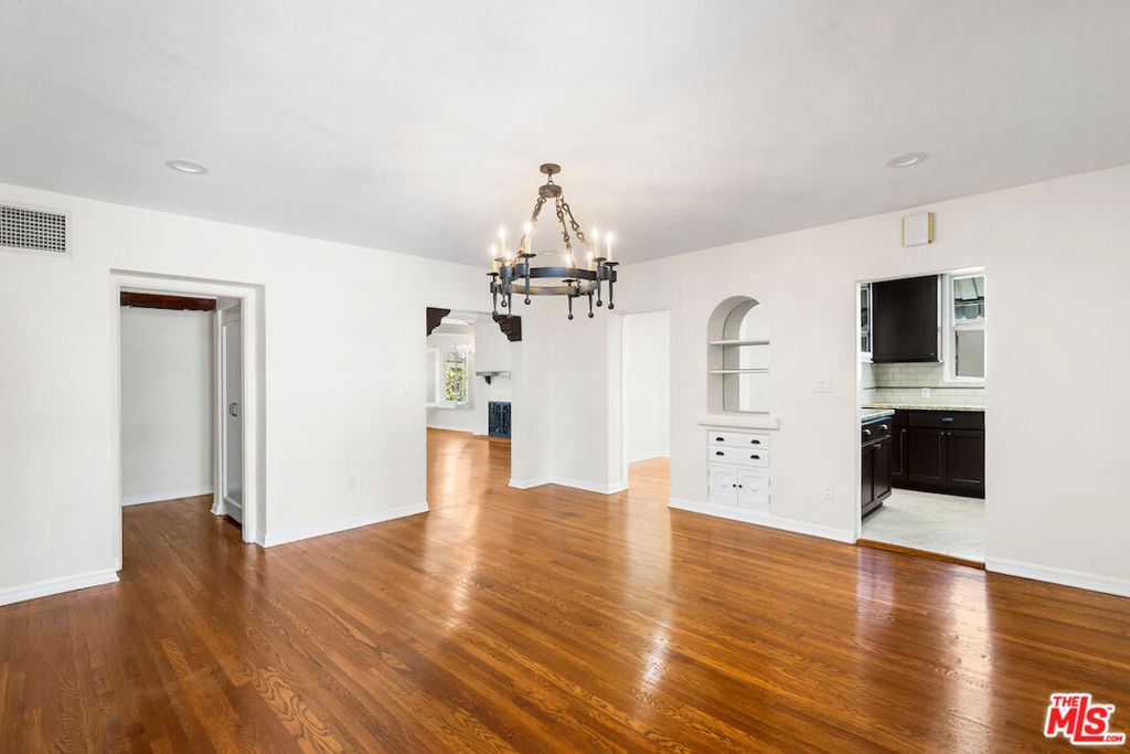 119 N Orange Drive - Photo 9