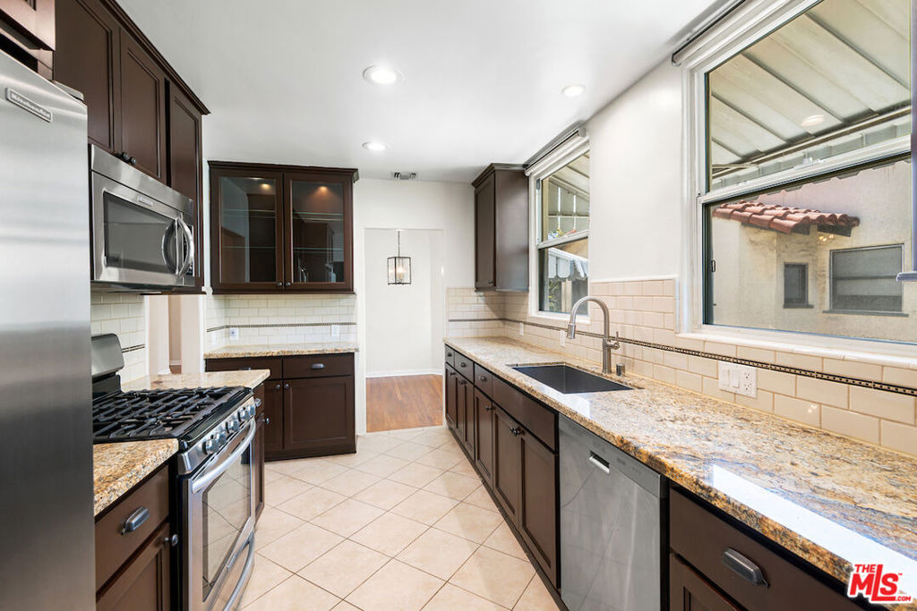 119 N Orange Drive - Photo 12