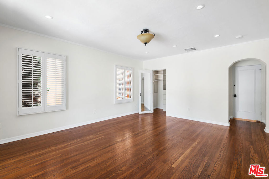 119 N Orange Drive - Photo 18