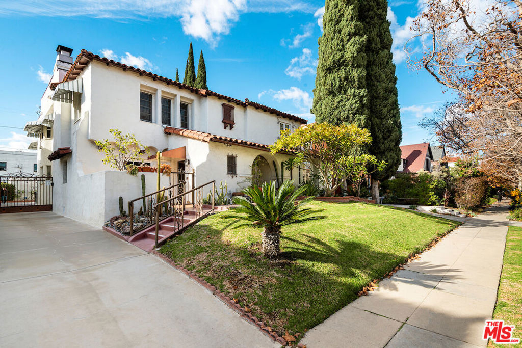 119 N Orange Drive - Photo 0