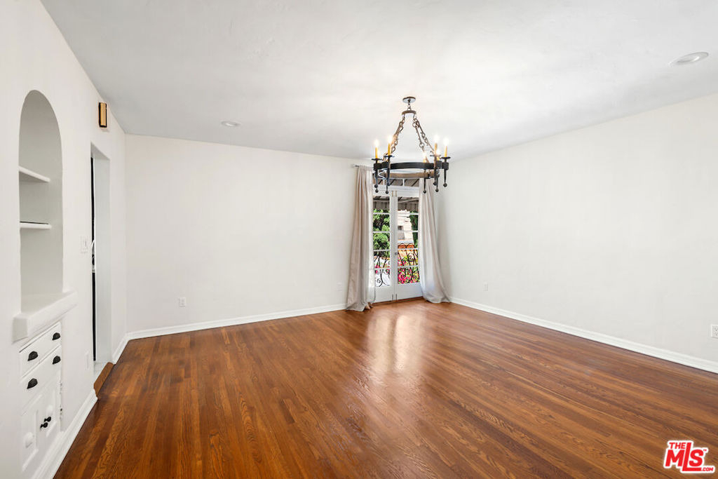 119 N Orange Drive - Photo 8