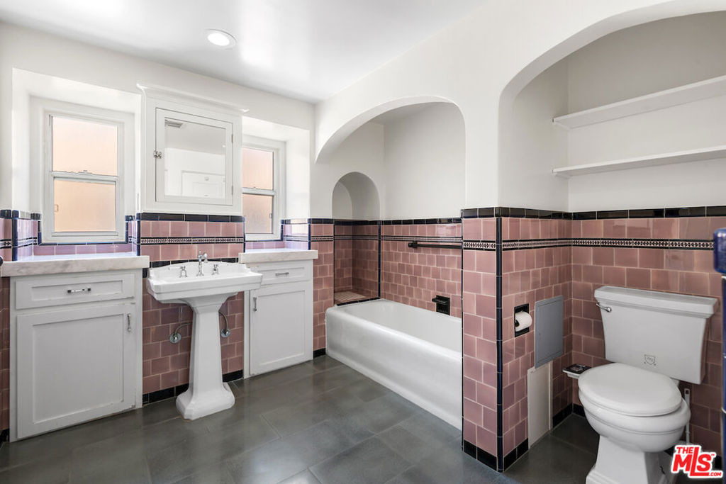 119 N Orange Drive - Photo 23