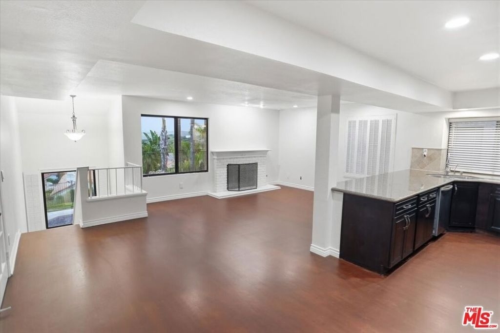 24124 Mentry Drive - Photo 8