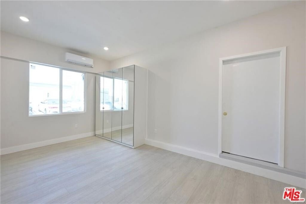 7929 Blackburn Avenue - Photo 6