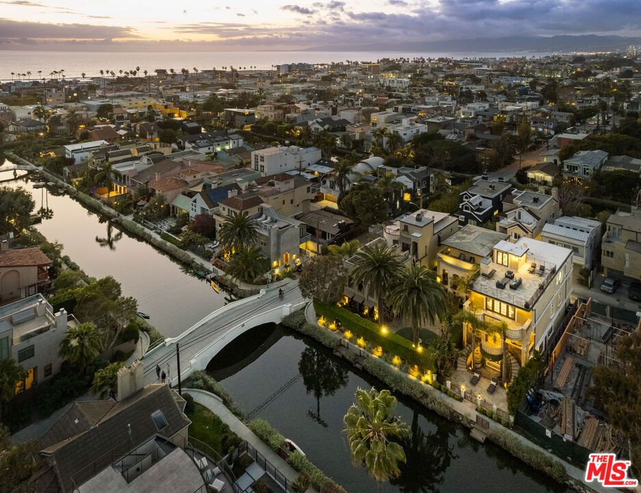 405 Sherman Canal - Photo 3