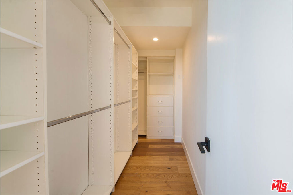 8787 Shoreham Drive - Photo 14