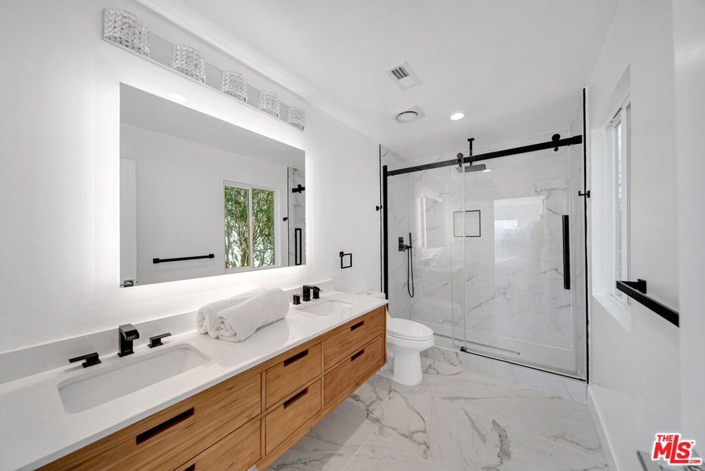 23500 Aetna Street - Photo 8