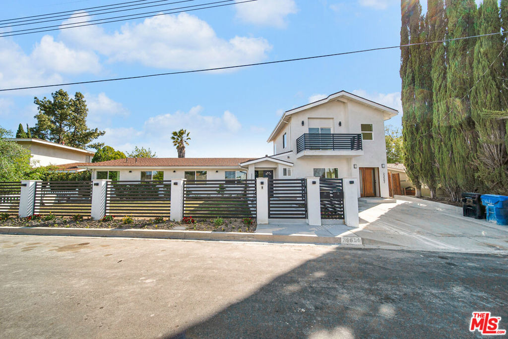 23500 Aetna Street - Photo 13