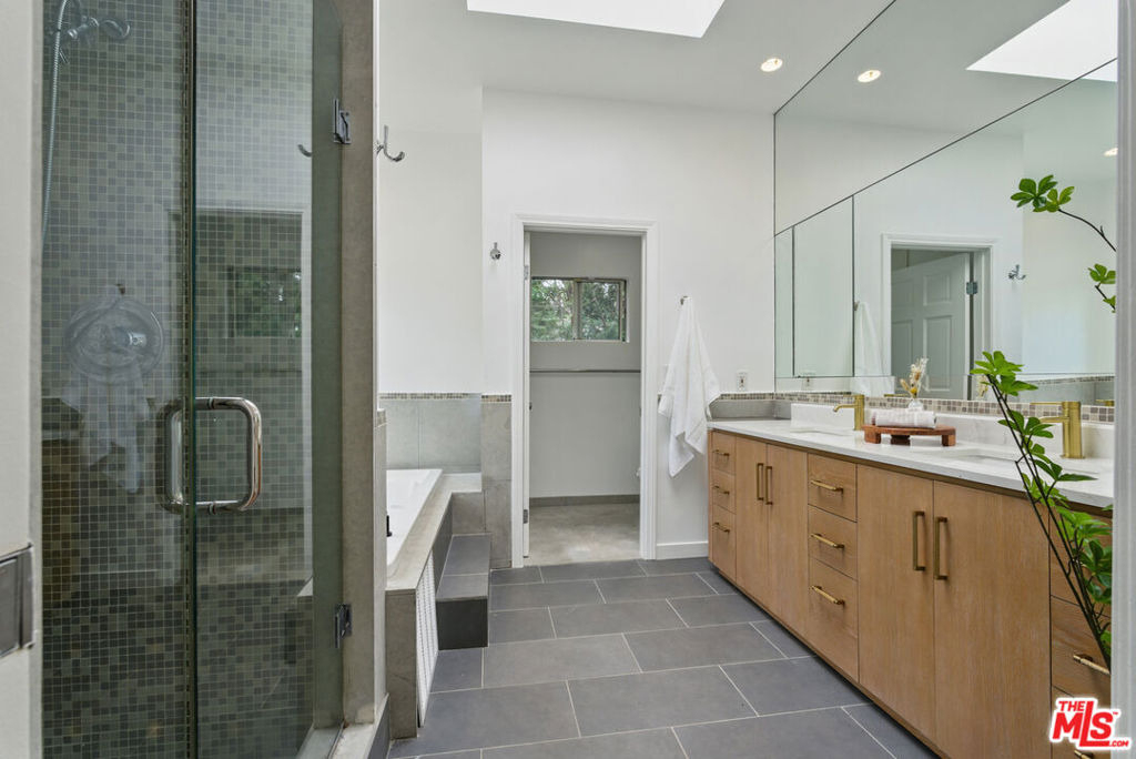 5220 Melvin Avenue - Photo 16