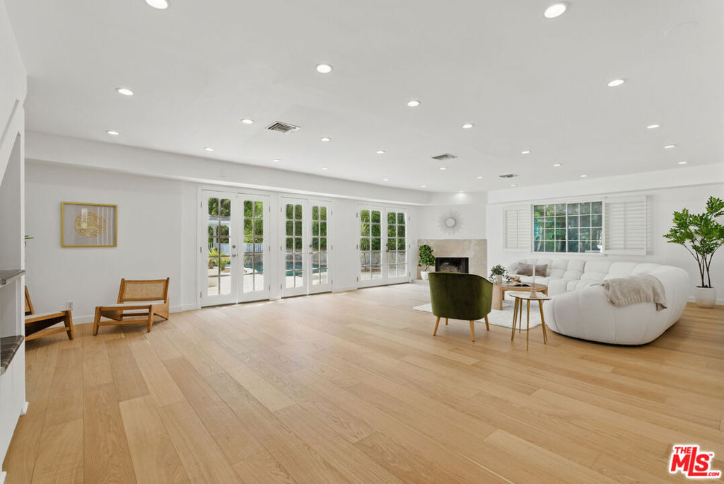 5220 Melvin Avenue - Photo 5
