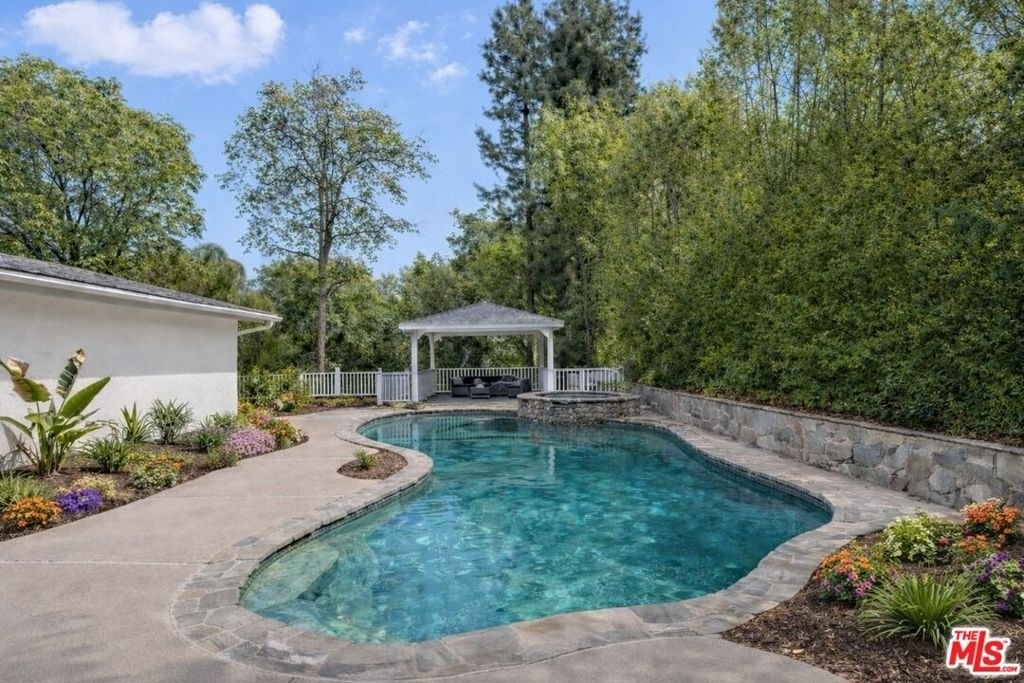 5220 Melvin Avenue - Photo 1