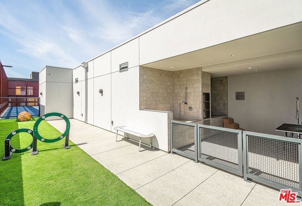 1100 S Grand Avenue - Photo 42