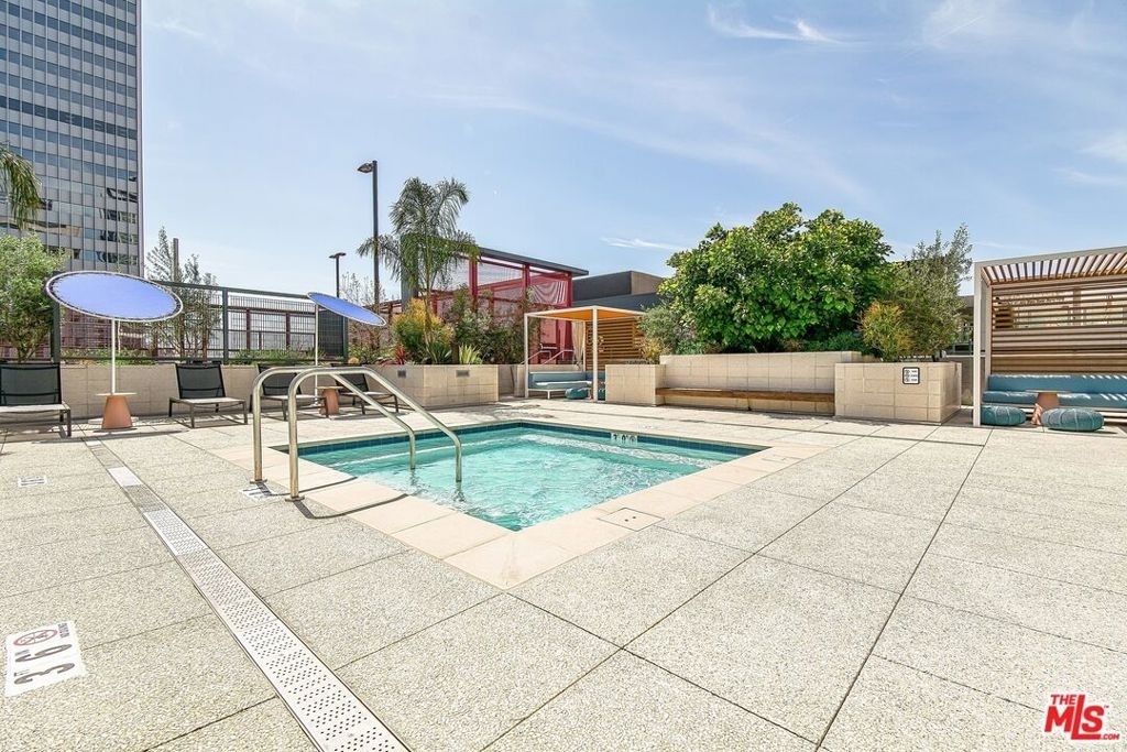 1100 S Grand Avenue - Photo 39
