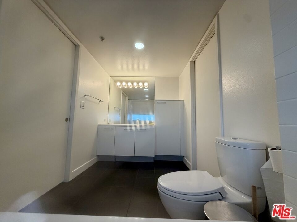 901 S Flower Street - Photo 17
