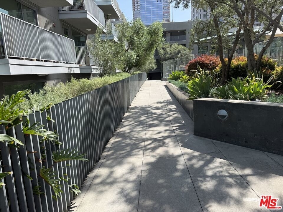 901 S Flower Street - Photo 30